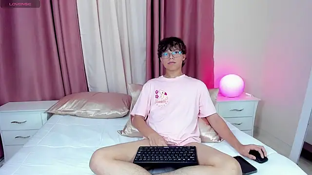 Honeymoon_sariel live sex cam