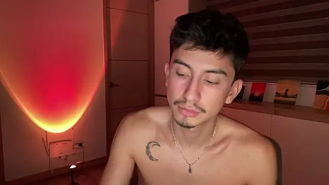 sweettaaron01 live sex cam