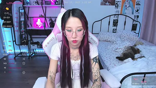 ashleywowmeow's cam snapshot