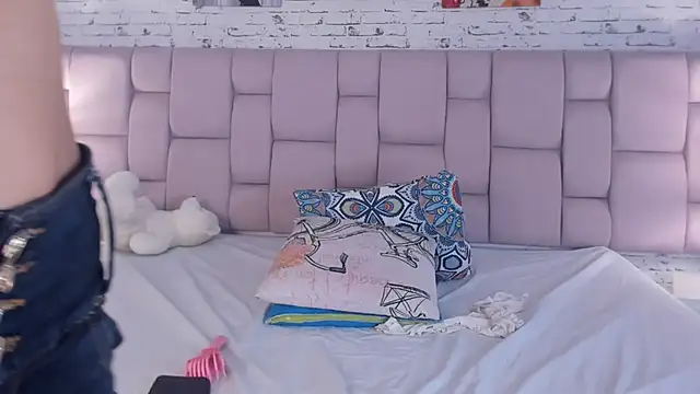 XimenaRougge's cam snapshot