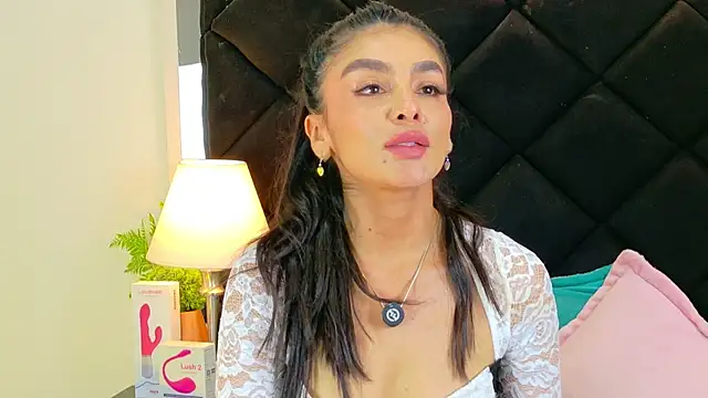 Holly_Brensonexx_ live sex cam