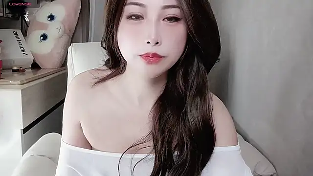 Blossom-666 live sex cam