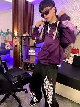 kaelwolf_tay live sex cam