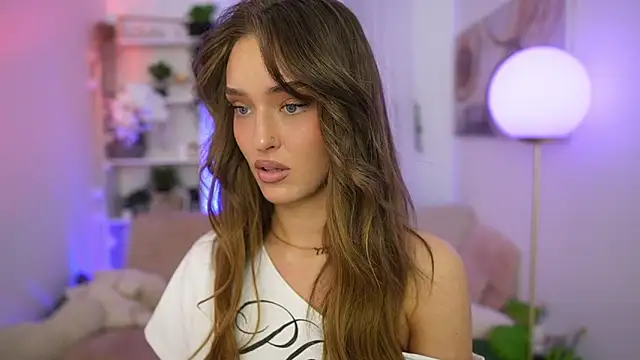 Clara_Nia live sex cam