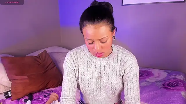 nyxmoonhells live sex cam