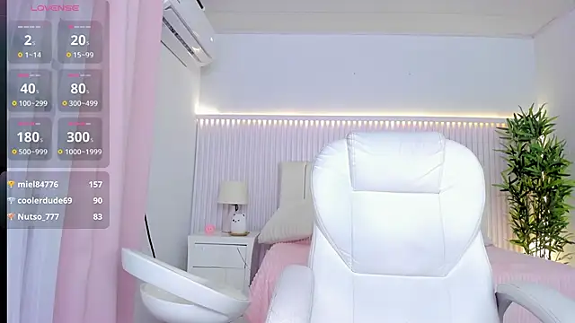 Alissa_piee's cam snapshot