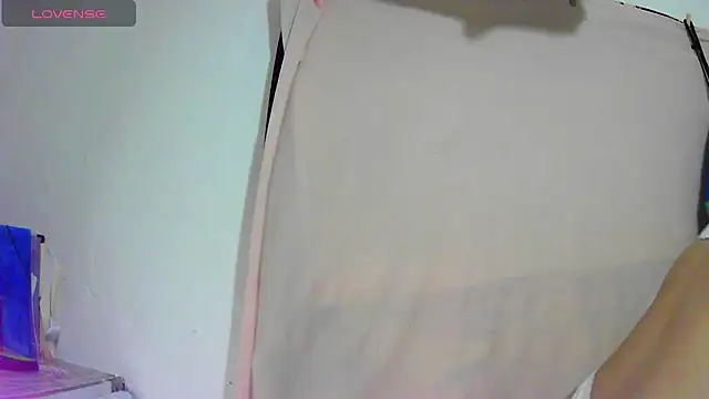 lynieh-'s cam snapshot