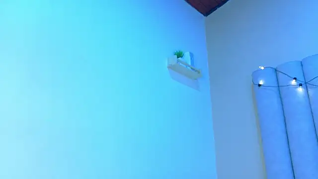 RiriiBrunette__'s cam snapshot