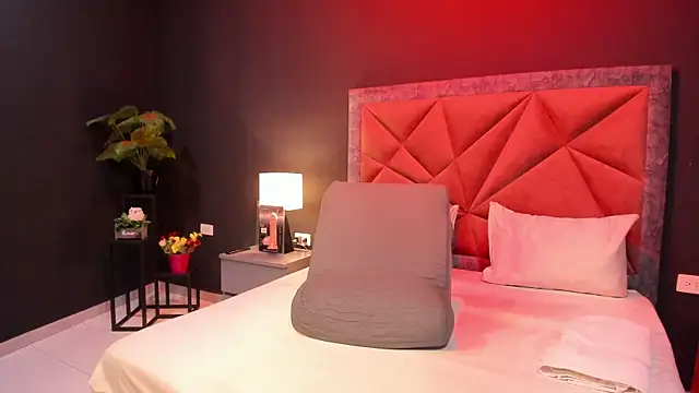 mia_milff's cam snapshot