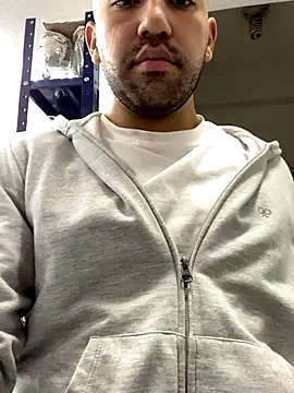 JuanZapata33 live sex cam