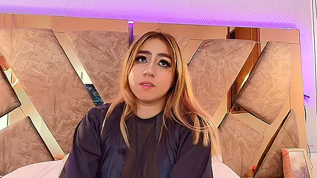 emma_cook_'s cam snapshot