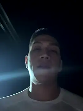 OliverWest04 live sex cam