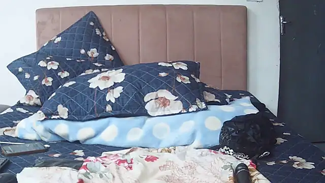 SweetPortableAmber's cam snapshot