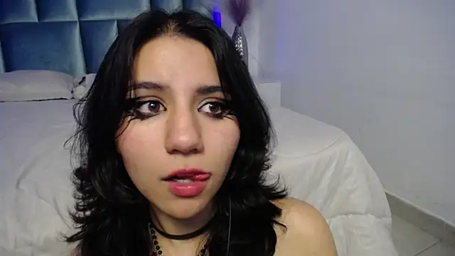 HollyPeach's cam snapshot