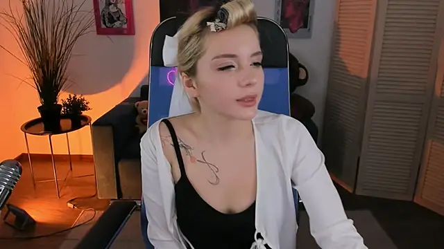 AuroraWrenfield's cam snapshot