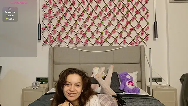 Luna_Veyra's cam snapshot