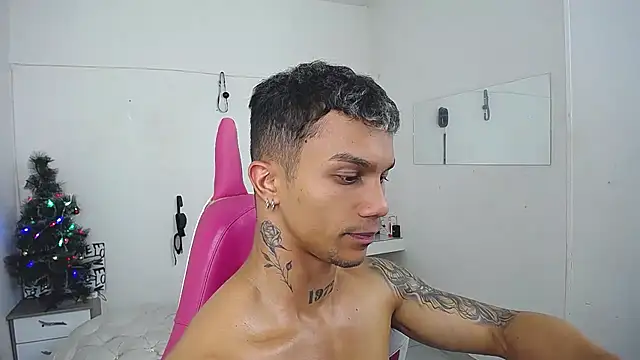 Leonard_Price live sex cam