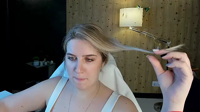 LunasShine live sex cam