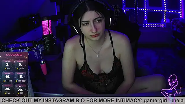 Gamergirl-Linela live sex cam