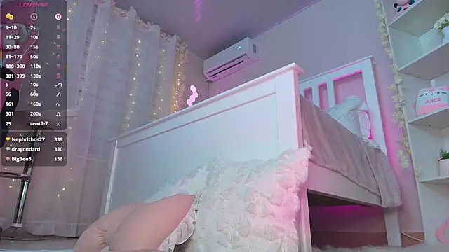 ely_cherry18's cam snapshot