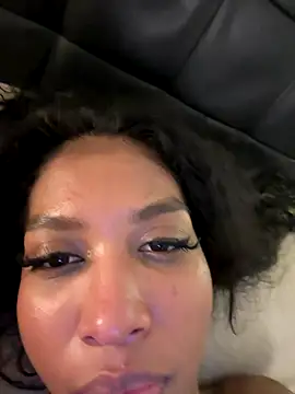 IamCrystal2 live sex cam