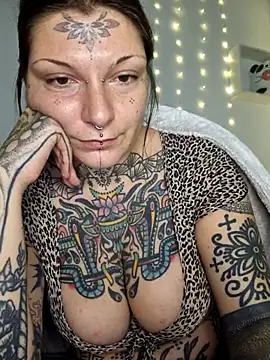 lizzardqueeen live sex cam
