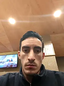 TommyMomentum's cam snapshot