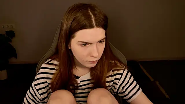 AliceCUNTach's cam snapshot