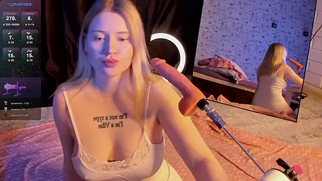 Lillie_Berry's cam snapshot