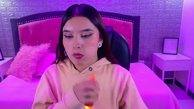 Natalie_loffreda's cam snapshot