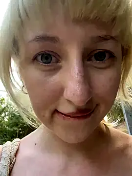 RonnieKiss live sex cam