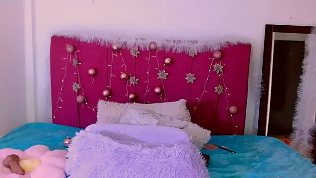 AuroraHans1's cam snapshot