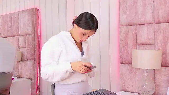 MarilynWild's cam snapshot