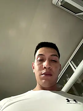 OliverWest04 live sex cam