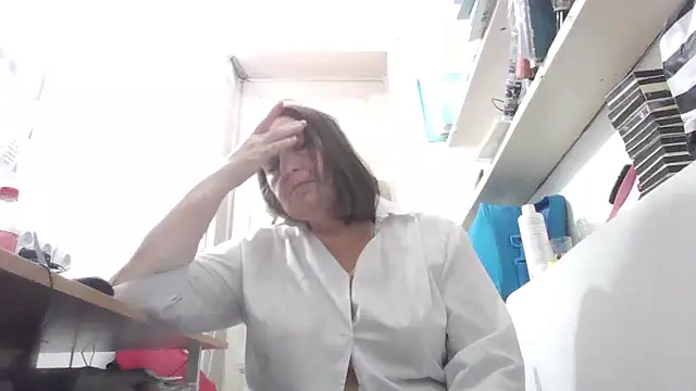 AnnaLive570's cam snapshot