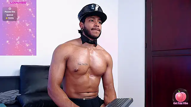 Troyy_lee1's cam snapshot