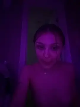 ErikaMuse's cam snapshot