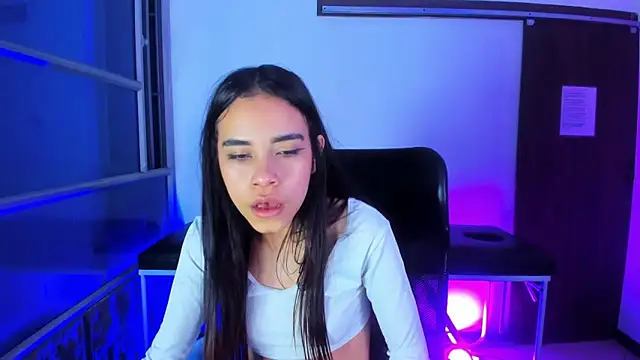 Jasmin_Skinny's cam snapshot