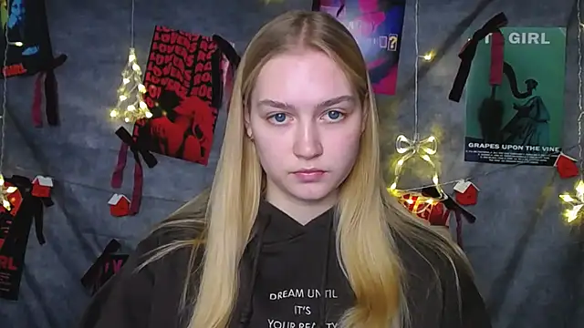 MademoiselleCl's cam snapshot