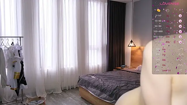 HolliWould_'s cam snapshot