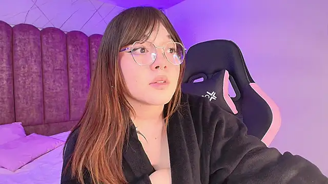 Fluffy_Bubble21's cam snapshot