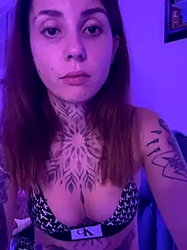 Izy_cute_'s cam snapshot