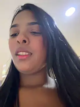 MIAROGGERSS's cam snapshot