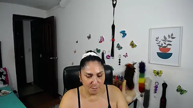 mature_bigboobs10's cam snapshot