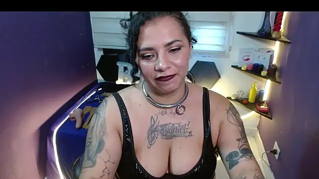 Alexa_Slavehot777's cam snapshot