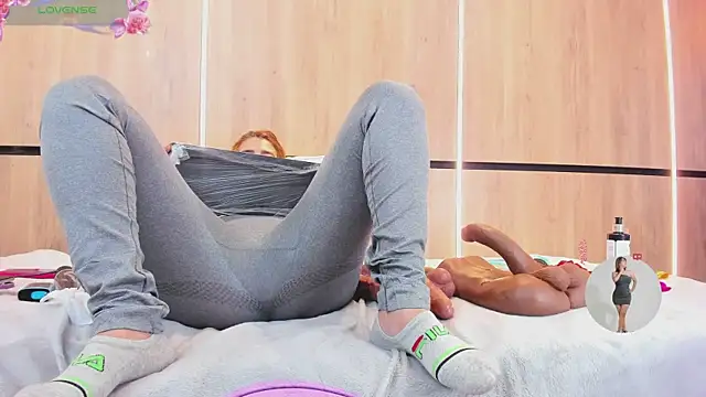 adela_chase's cam snapshot