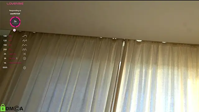 LittleOriana's cam snapshot