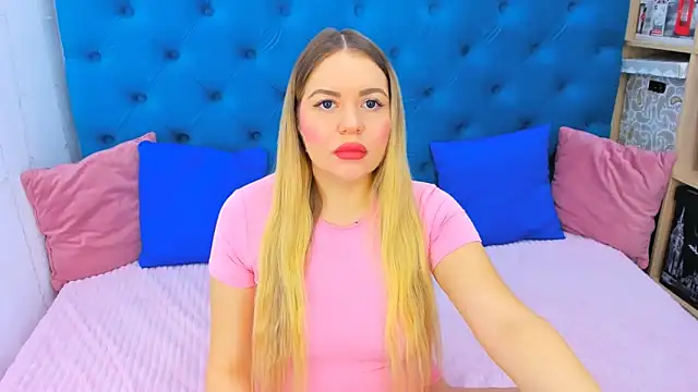 SpicyPreggo's cam snapshot