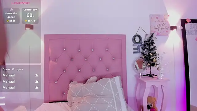 MiaWhiteBunny's cam snapshot