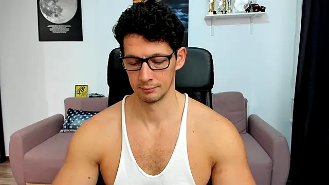 BrutusK08 live sex cam